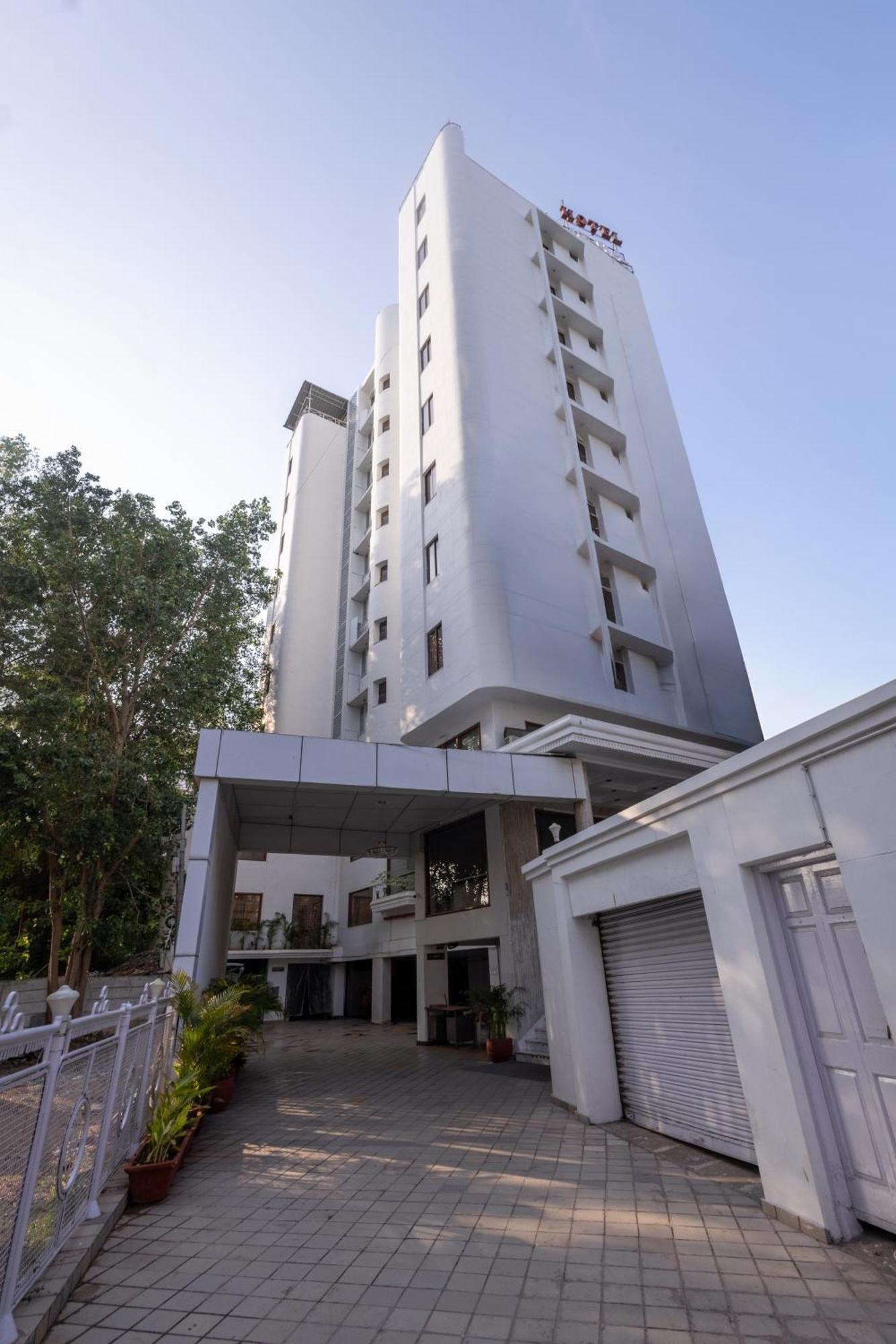 Alba Premier, Vadodara Ngoại thất bức ảnh