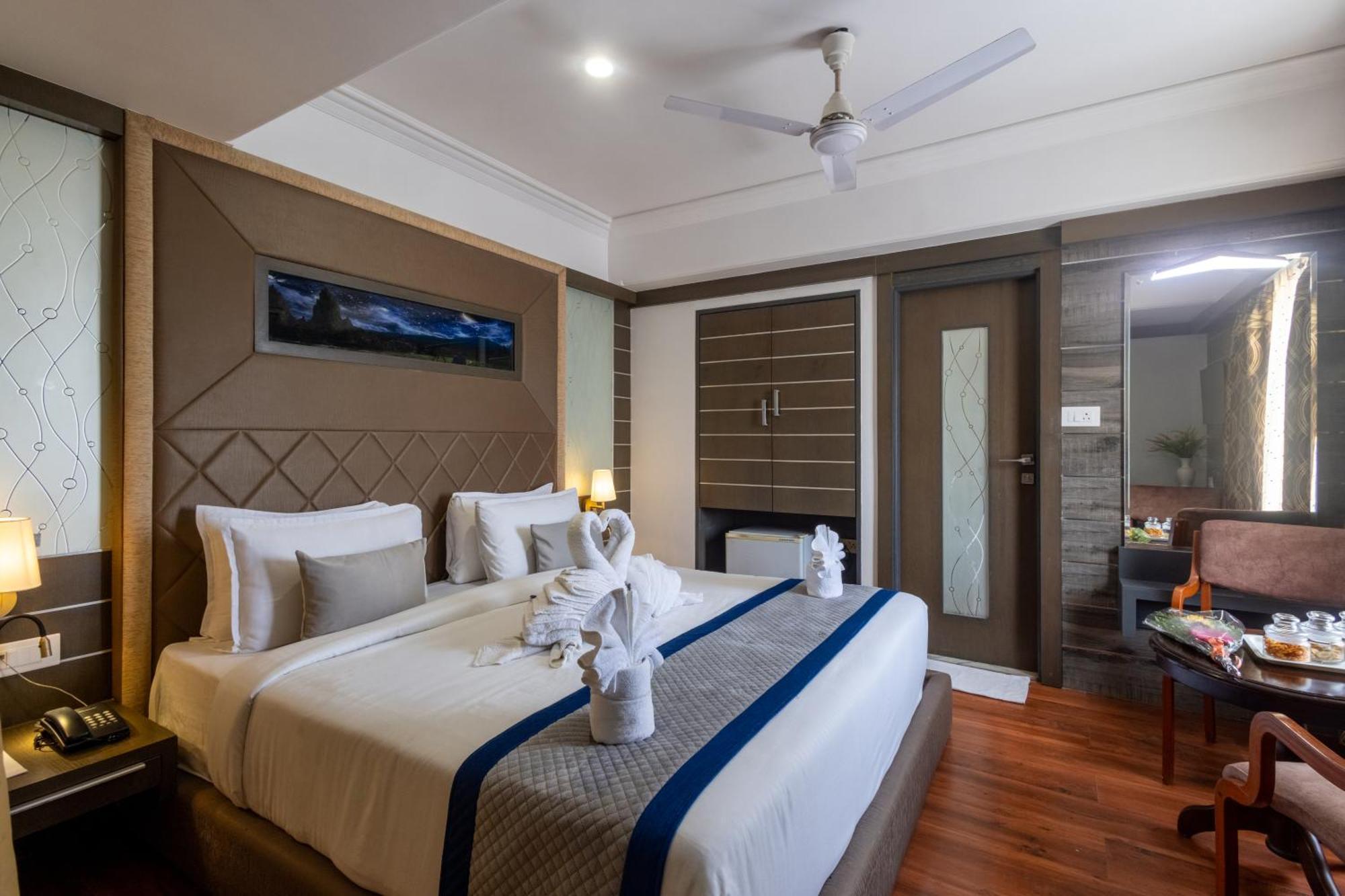 Alba Premier, Vadodara Ngoại thất bức ảnh