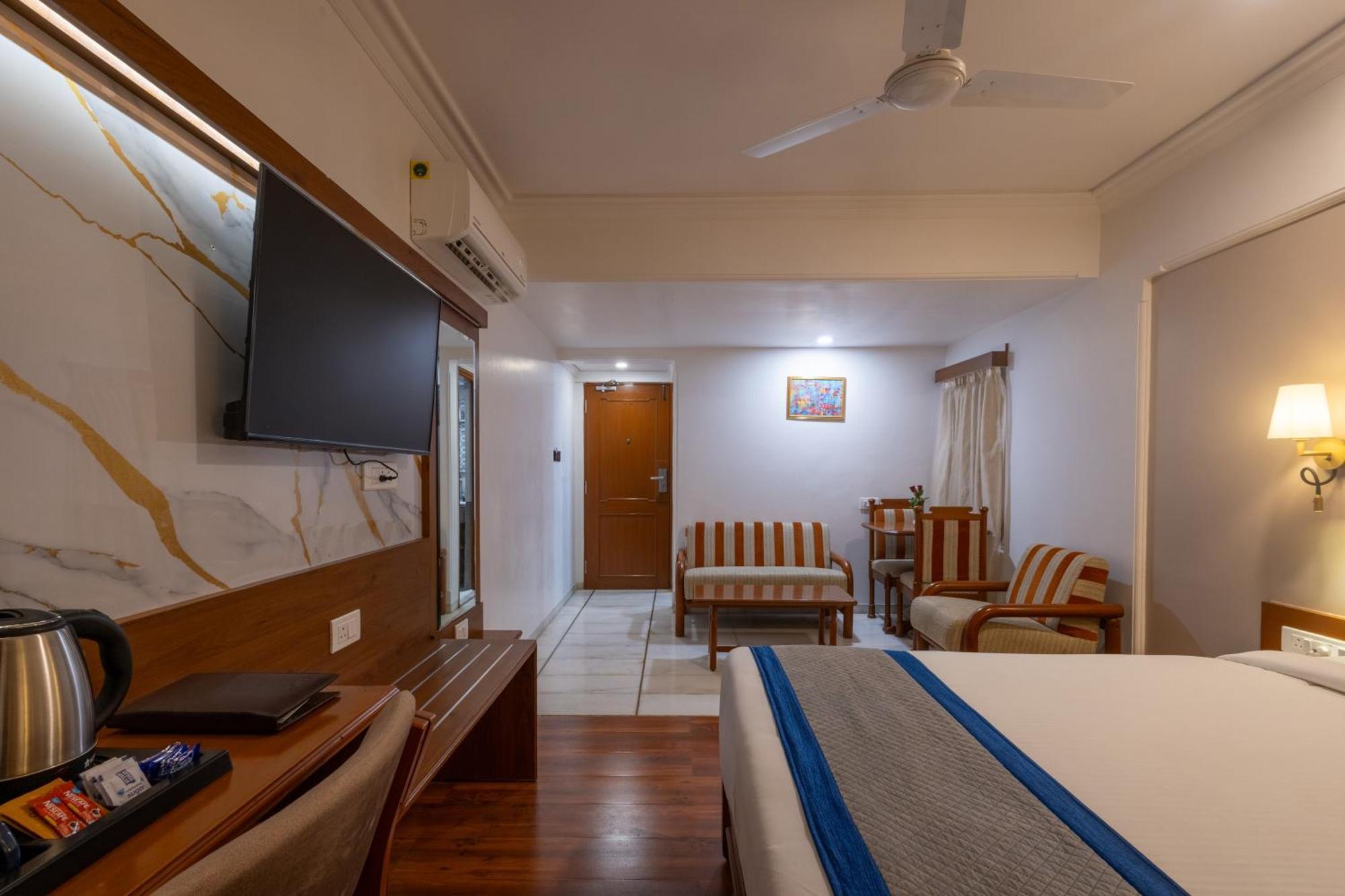 Alba Premier, Vadodara Ngoại thất bức ảnh